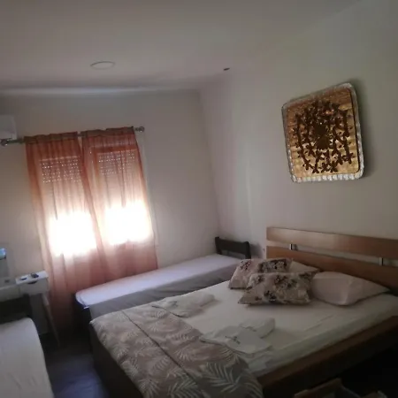 בית כפרי House *